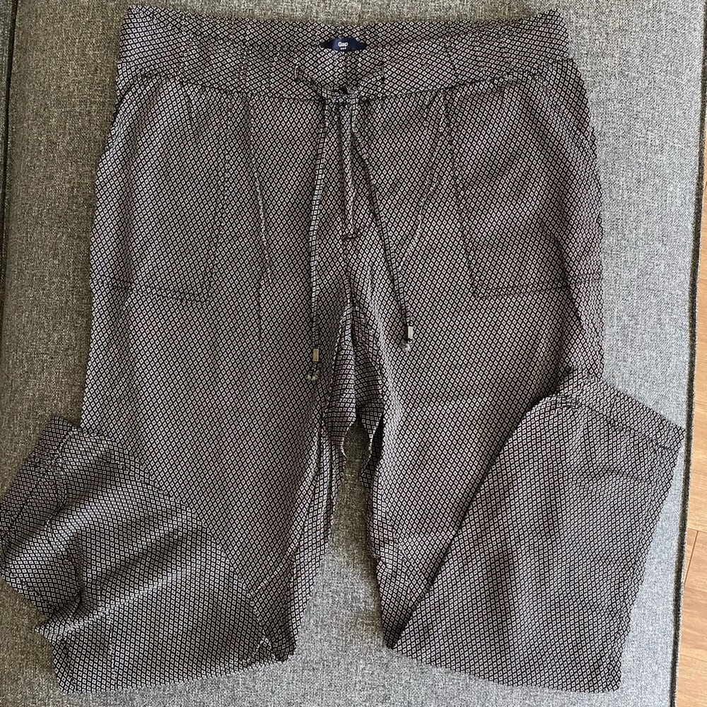 Gap women’s patterned pants